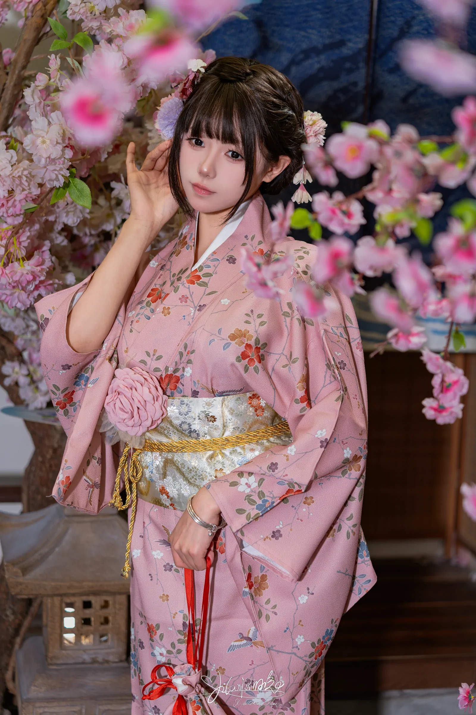 咬一口兔娘 8月作品『温泉の女将』燕无歇
